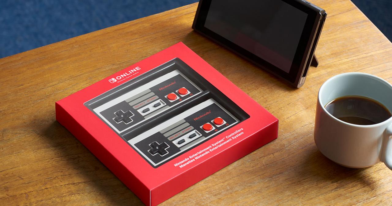 [20/09/2018] Oldschool: Einen Zweierpack kabelloser NES-Controller, die ausschließlich an der Switch funktionieren, gibt es ab Dezember für rund 60 Euro. Die Controller werden exklusiv von Nintendo im Direktvertrieb an Online-Abonnenten verkauft.