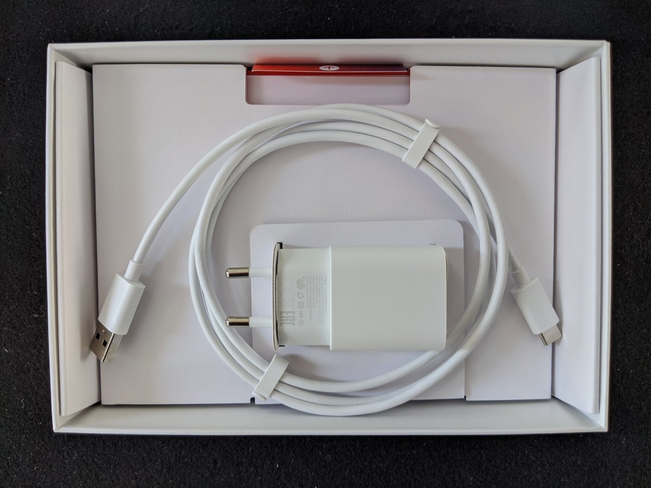 [14/11/2019] Google Stadia: Unboxing - das steckt in der Founder's Edition für Vorbesteller! (2)