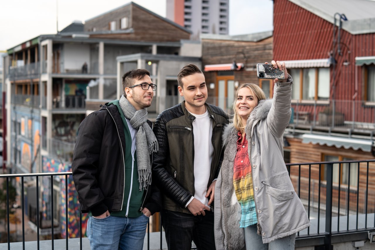 [26/02/2020] Dreams: Wenn sich Träume berühren - Interview mit LOVRA (3)