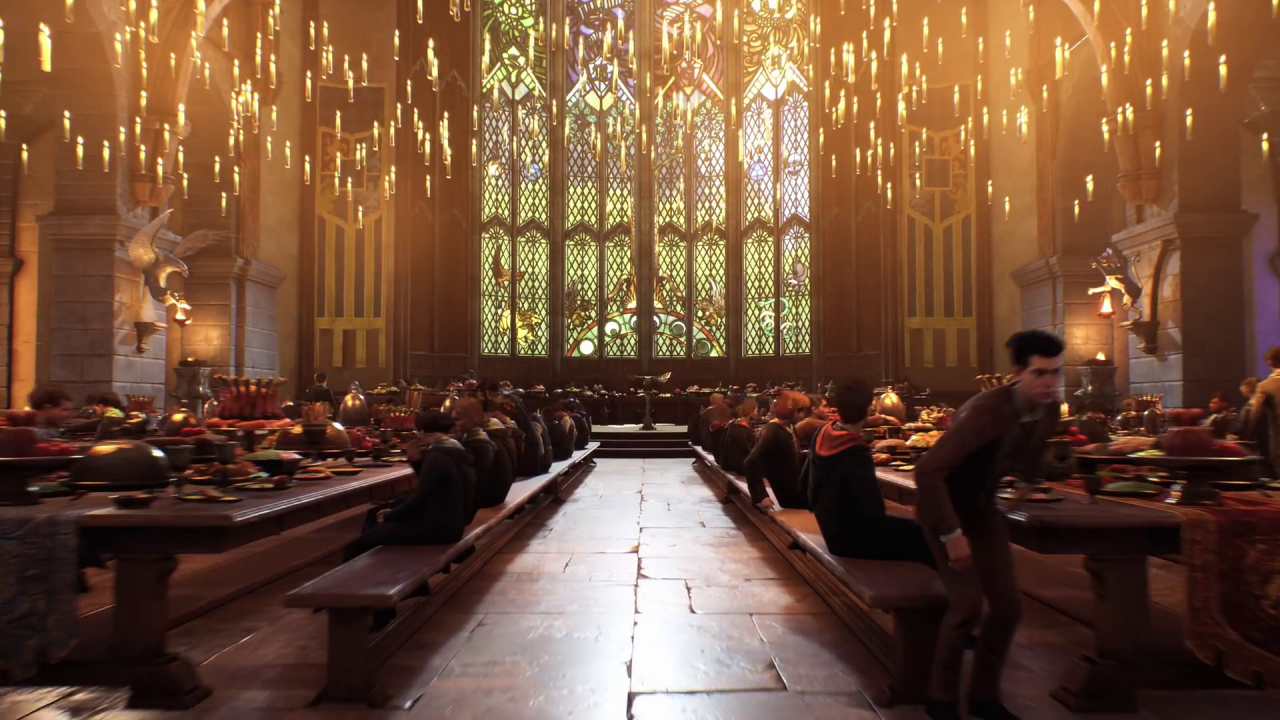 [25/09/2020] Die Große Halle ist jedem Potterhead bekannt und auch im Trailer ist sie magisch.