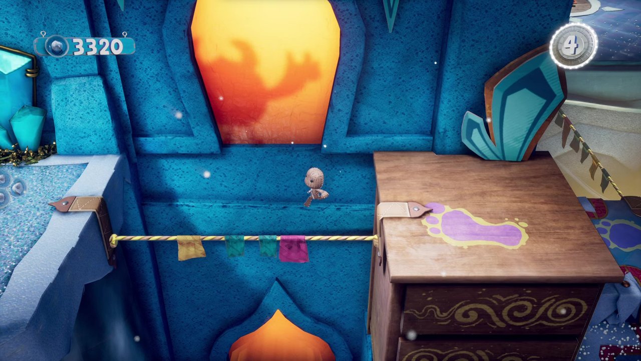 [21/12/2020] Sackboy: A Big Adventure ist ein niedliches Jump'n'Run und somit ein schönes Weihnachtsgeschenk für alle jüngeren Zocker. Allerdings ist die Gefahr groß, dass sich weniger versierte Eltern oder Großeltern beim Kauf vergreifen und versehentlich die Version für die PlayStation 5 erstehen, obwohl der Beschenkte nur eine PS4 besitzt. &nbsp;