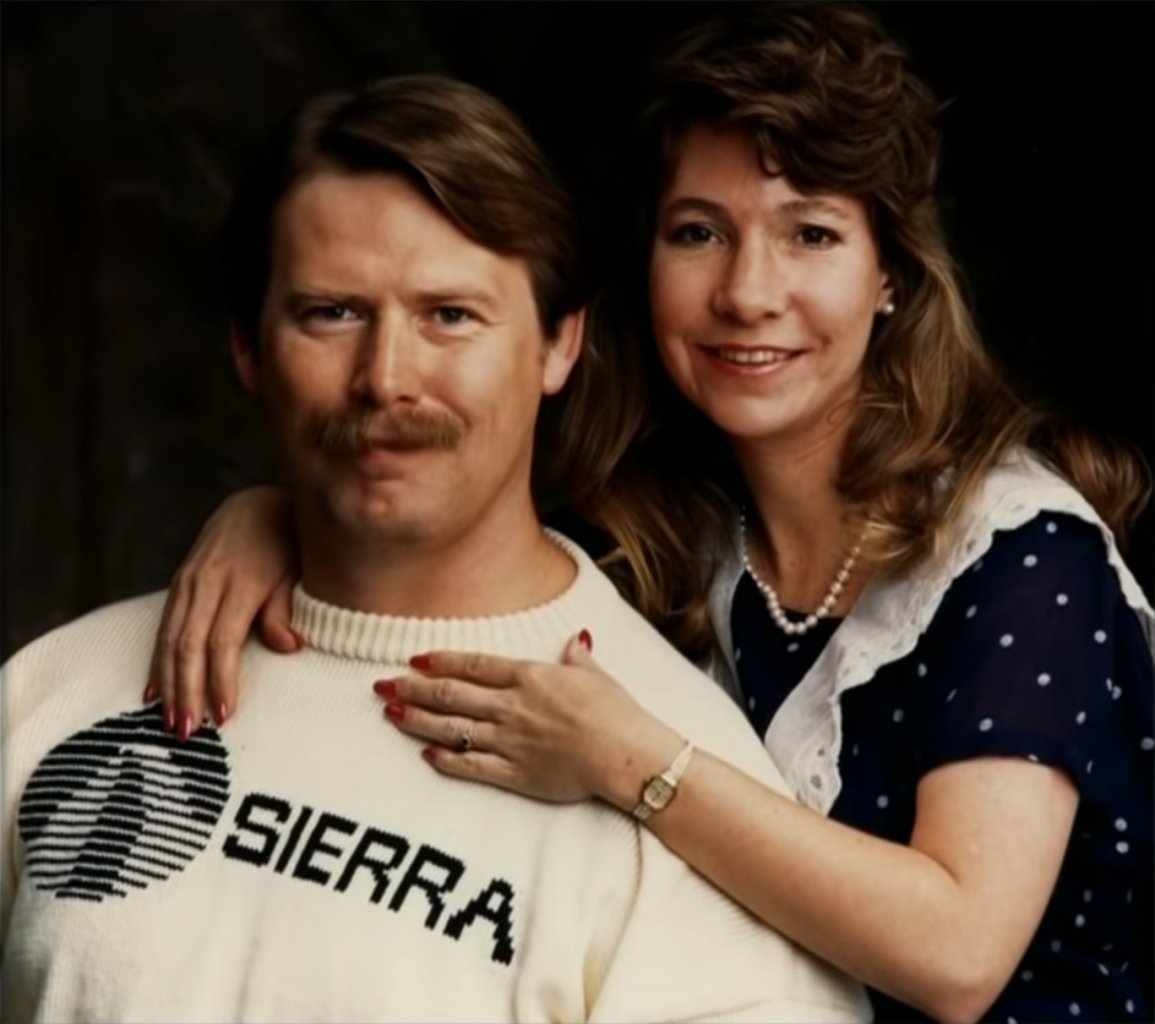 [25/06/2021] Dieses Foto zeigt Ken und Roberta Williams während ihrer Gründerjahre. Im Jahr 2014 wurden die beiden für ihre Verdienste mit dem Industry Icon Award ausgezeichnet. 2020 überreichte man ihnen den begehrten Pioneer Award. &nbsp;