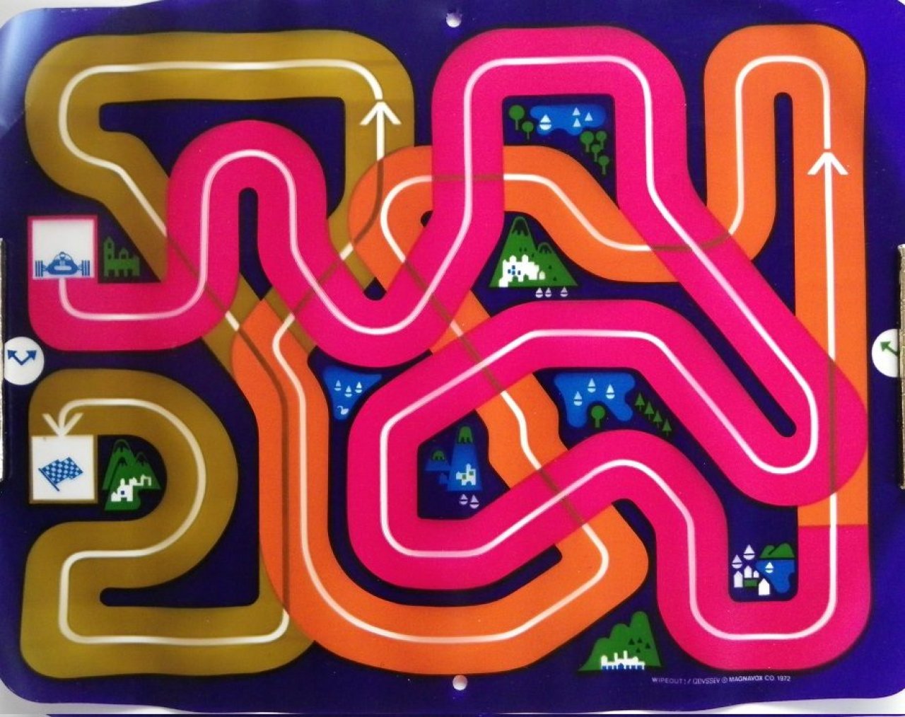 [20/08/2021] Rennspiel-Urahn Wipeout (1972) für das Magnavox Odyssey kann nur gespielt werden, wenn man zunächst diese Auflage auf den Bildschirm klebt. &nbsp;