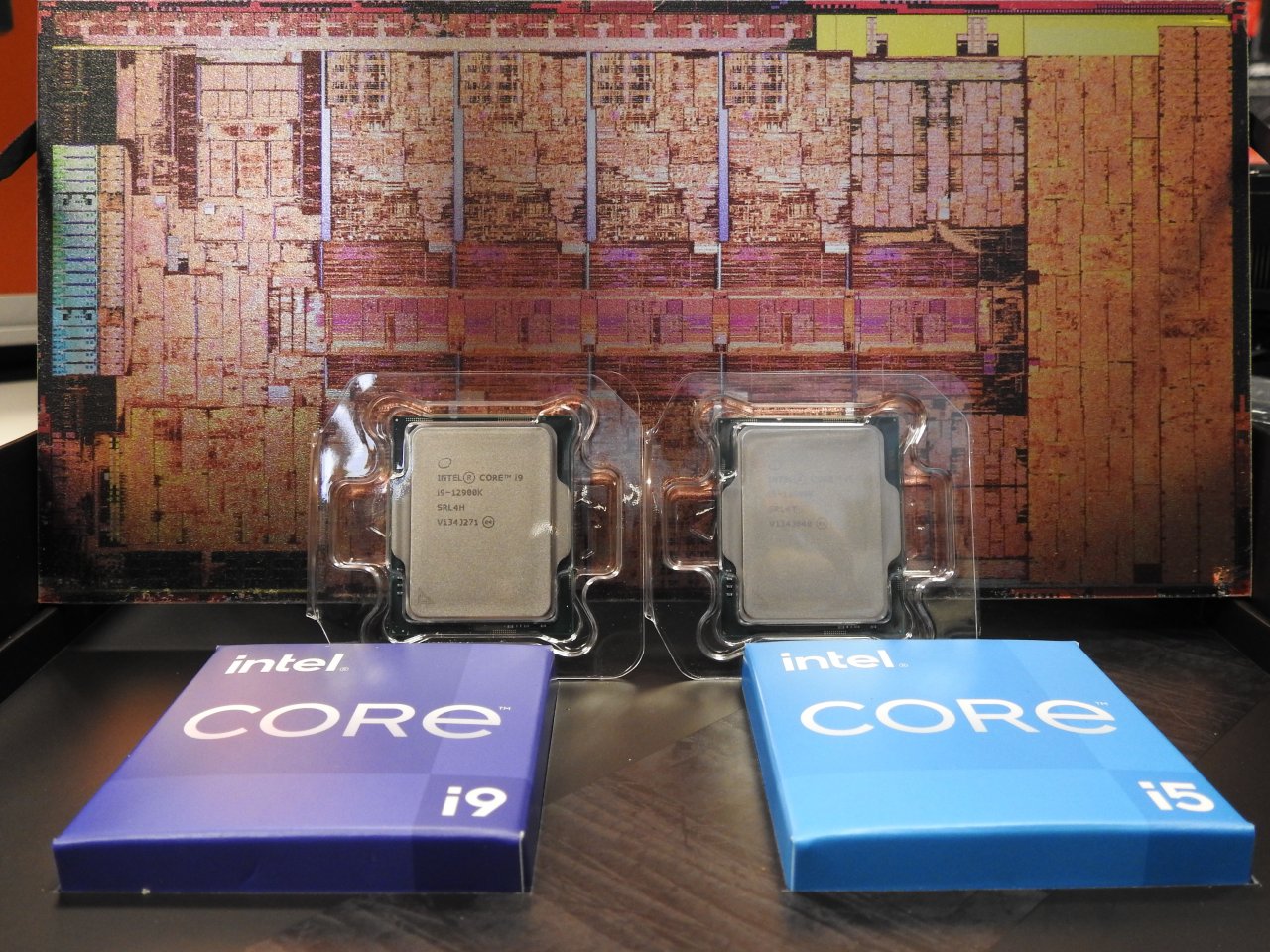 [31/10/2021] Wir schauen in unserer Jahresvorschau 2022 vor allem auf die kommenden CPUs von AMD und Intel sowie Grafikkarten von AMD und Nvidia der nächsten 12 Monate.