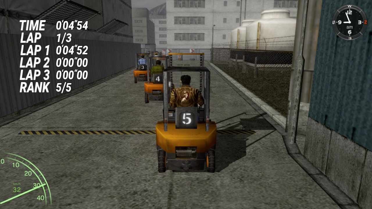 [01/02/2022] Shenmue (1999) zeigt Yu Suzukis Vision einer hoch detaillierten offenen Spielwelt voller Möglichkeiten und Aktivitäten. Gabelstaplerfahren ist nur eine davon.