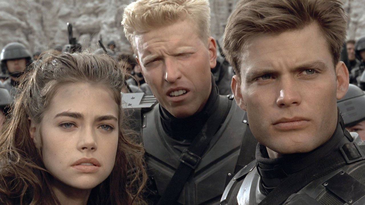 Die Hauptdarsteller aus Starship Troopers.