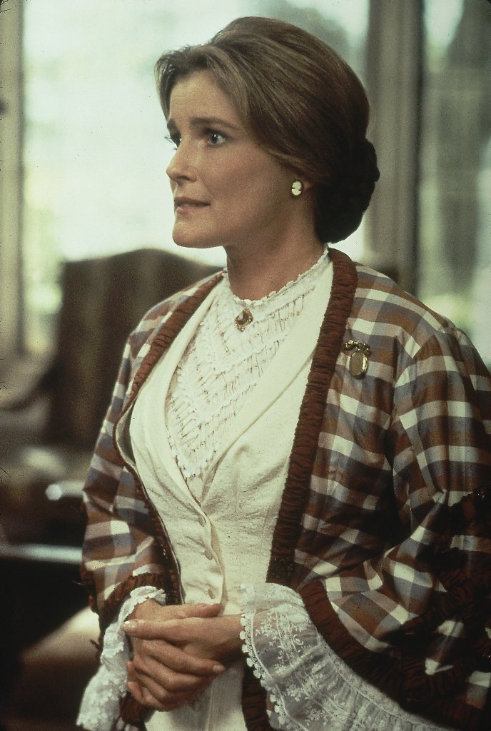 Captain Janeway in ihrem Gothic-Holoroman "Janeway Lambda One"