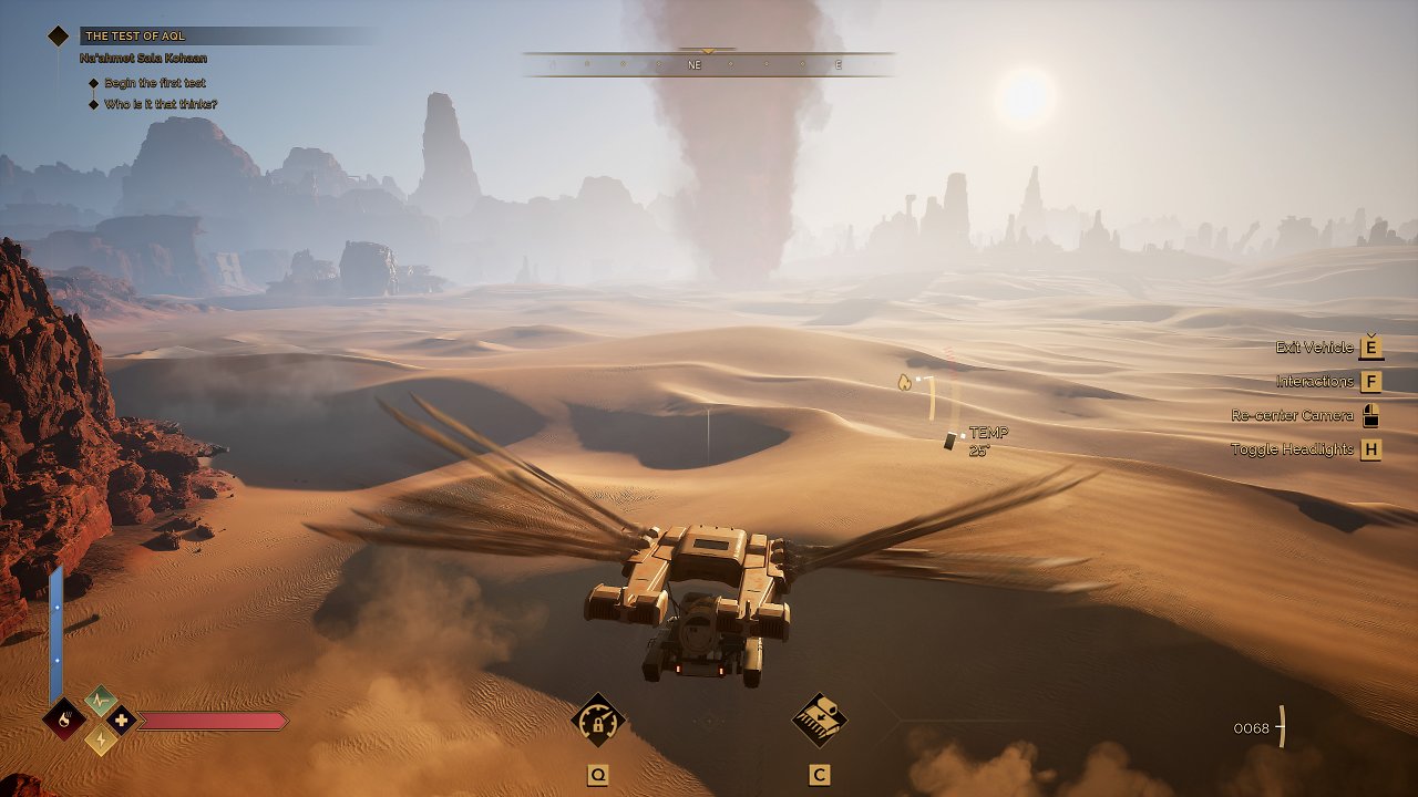 Der Spieler durchquert die Wüste mit einer Art Flugzeug.