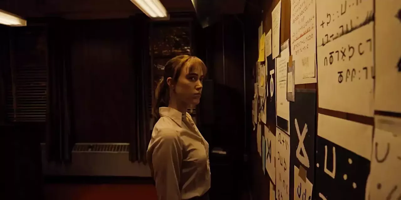 Maika Monroe in Lonlegs.