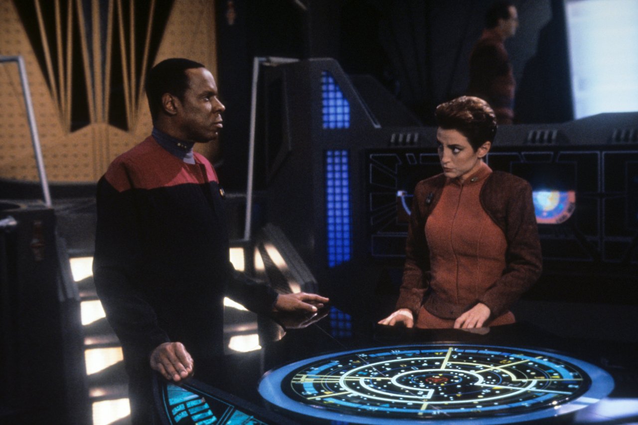 Mitten in der Staffel bekommt die Next Generation eine kleine Schwester namens Deep Space Nine.