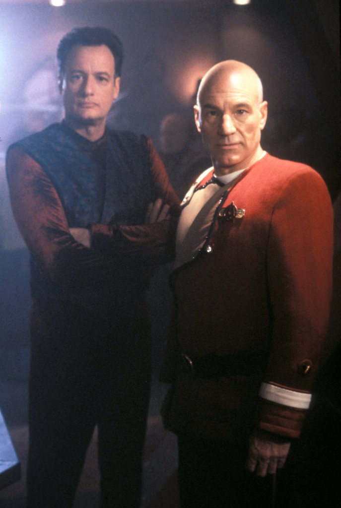 Q erlaubt Captain Picard einen Besuch in seiner eigenen Vergangenheit.