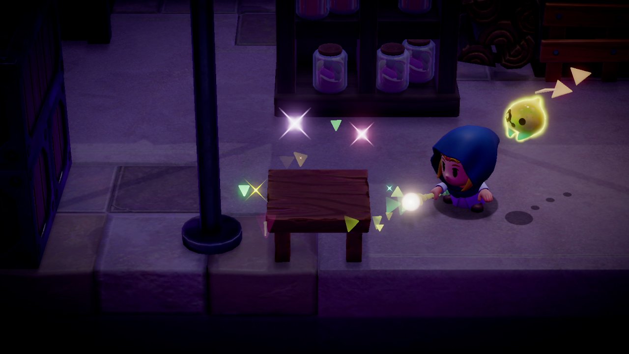 Zelda merkt sich einen kleinen Tisch