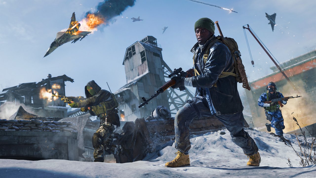 Spieler kämpfen auf einer Schnee-Map
