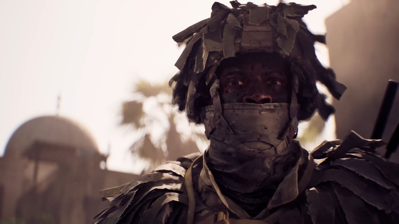 Ein vermummter Soldat in Nahaufnahme