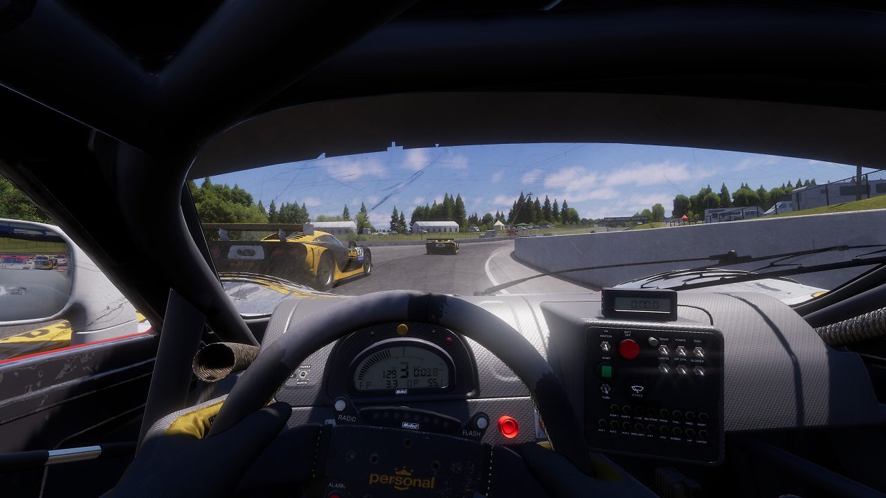 [03/09/2025] Für jeden Sim-Racer ein Muss: Aus dem Cockpit heraus gibt's immer noch am meisten Immersion.