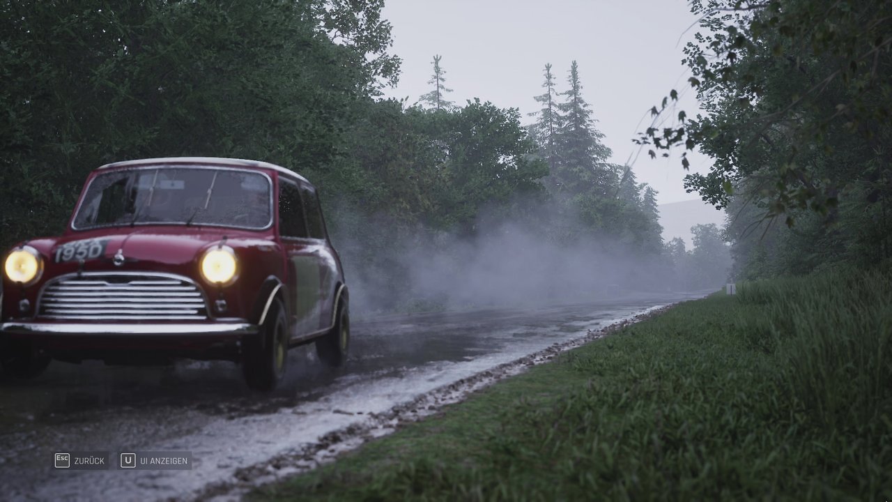 [13/11/2025] Mit dem Mini Cooper tasten wir uns in Assetto Corsa Rally langsam an das Kontrollieren der Fahrzeuge heran. Mit der Zeit steigern wir aber die Anzahl der Pferdestärken.