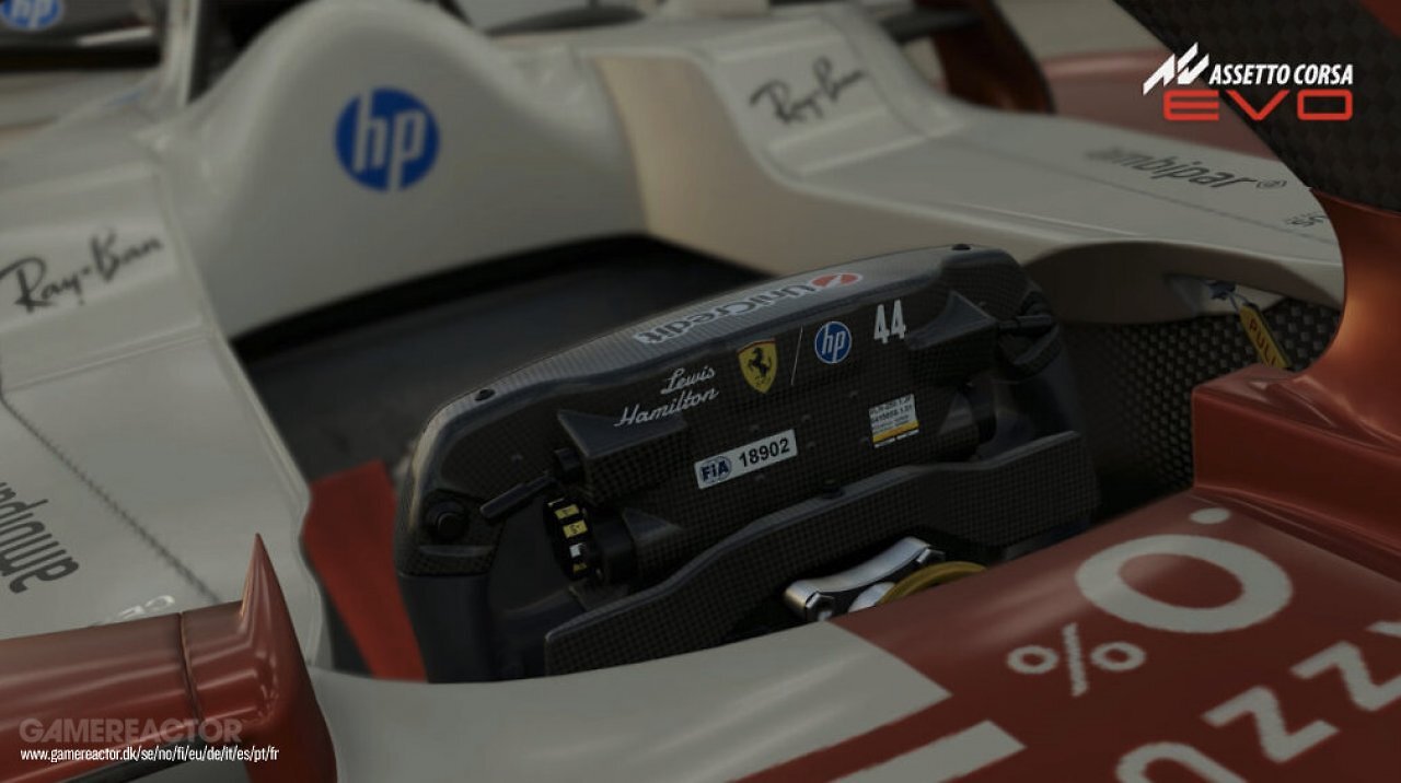 [19/11/2025] Assetto Corsa EVO:&nbsp;​Neues Update bringt Lewis Hamiltons F1 Ferrari ins Spiel