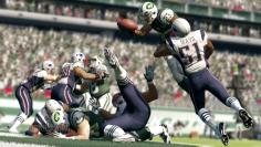Der Genrethron ist jährlich einsam besetzt von EA Sports "offiziellem" Lizenzspiel Madden NFL.