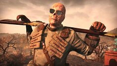 Ghul mit Gewehr über der Schulter und Sonnenbrille auf in Fallout 76