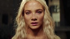Freya Allan in der Netflix-Serie The Wichter