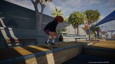 Skateboarder rollt auf eine Rail zu, um einen Grind hinzulegen.&nbsp;