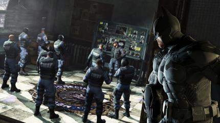 Batman und Alfred streiten darüber, wie sie mit der Polizei umzugehen haben. Batman sieht in ihnen nur korrupte Cops, die ihm im Weg stehen. Alfred sieht das Gute in ihnen und einen potentiellen Verbündeten.