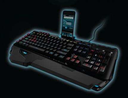 Die Logitech G910 Orion Spectrum hat eine RGB-Beleuchtung und lässt sich auch über eine App koppeln, um beispielsweise Spiel-Daten anzuzeigen.