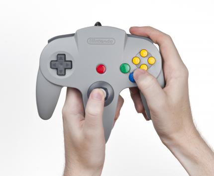 Der Analogstick des N64 revolutionierte die Steuerungsmechaniken bei Heimkonsolenspielen.