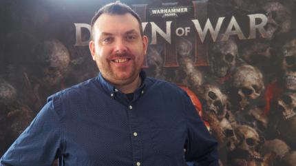 Game Director Philippe Boulle arbeitet seit über zehn Jahren bei Relic Entertainment und ist bei Dawn of War 3 für die kreative Ausrichtung des Spiels mitverantwortlich.