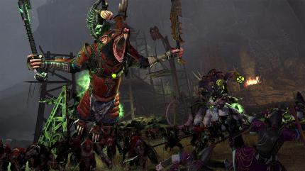 Queek Kopfjäger, einer der beiden legendären Skaven-Anführer, überragt seine wuseligen Landsleute um ein Vielfaches.