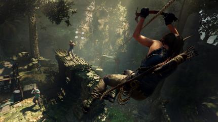 Langwierige Schießereien sind in Shadow of the Tomb Raider die absolute Ausnahme. Zumeist lassen sich Gegner separieren und überraschen.