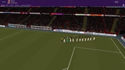 Echte Wappen, echte Trikots - die Bundesliga wird dieses Jahr erstmals wirklichkeitsgetreu abgebildet.