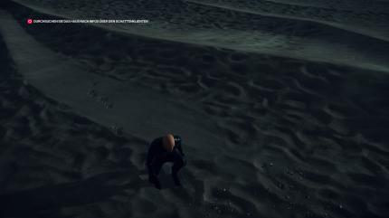 Agent 47 hinterlässt realistische Fußspuren im Sand. Feinde reagieren darauf allerdings nicht.<br>
 