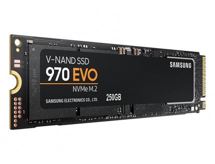 Eine Samsung Evo 970-M.2-SSD lies mit mehr als 3000 MB/s.
