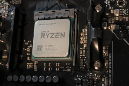AMD Ryzen 7 2700X auf Mainboard verbaut