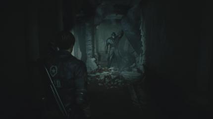 Mr. X verfolgt Leon nun von hier an durch die Polizeistation. Weglaufen heißt hier die Devise.