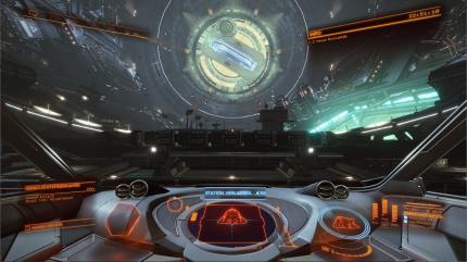 Das Innere der Orbitalstationen wirkt in <em>Elite: Dangerous</em> erfreulich detailliert und authentisch.