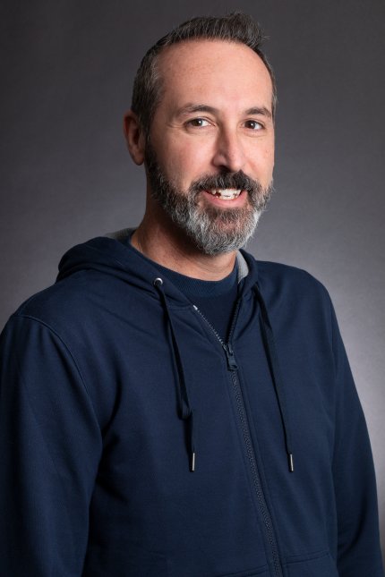 Art Director Joel Emslie kehrte von Respawn Entertainment (Titanfall, Apex Legends) zu Infinity Ward zurück. Er hatte seinerzeit Modern-Warfare-Charakter Captain Price gestaltet, der auch im MW-Reboot eine wichtige Rolle spielen wird.