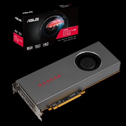 Die AMD Radeon RX 5700 wurde zunächst nur im AMD-Referenzdesign angeboten - Partnerhersteller wie hier Asus sorgten für eigene Label und Verpackungen.