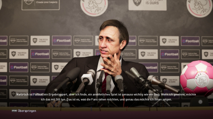 In der Meisterliga dürft ihr nun auch auf Pressekonferenzen Fragen beantworten oder mit der Vereinsführung Ziele festlegen.