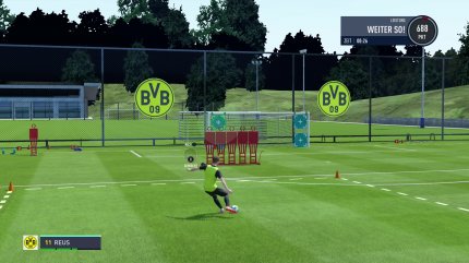 Nach dem Schuss bleibt das Fadenkreuz stehen und ihr dürft mit dem rechten Stick Effet auf den Ball bringen.