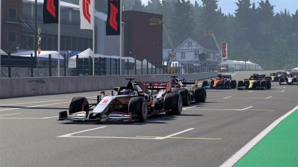F1 2020 läuft auch mit nicht besonders starken PCs problemlos.