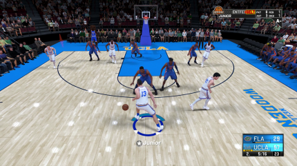 In My Career führt ihr euren selbsterstellten Spieler über High School und College zu Ruhm in der NBA. <br> Wer kein Echtgeld ausgeben will, muss jedoch grinden.