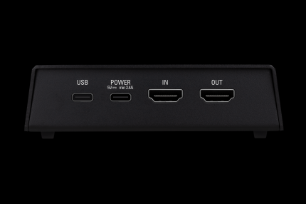 Elgato 4K60 S+ von hinten: Anschlüsse für USB, die Stromzufuhr sowie HDMI EIn- und Ausgang.