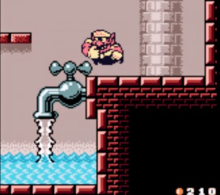 Die Diebesbande hat Warios Schloss unter Wasser gesetzt. Nur, wenn der Hausherr diesen riesigen Wasserhahn rammt, kann er die Fluten stoppen.