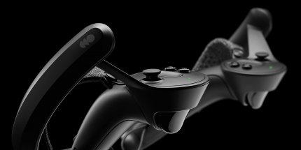 Valve arbeitete mit HTC an der Entwicklung neuer VR-Geräte. Daraus entstand die 2015 veröffentlichte HTC Vive. Die Valve Index produzierte Valve allerdings in Eigenregie und erschuf mit Half-Life: Alyx ein absolutes VR-Vorzeigespiel.