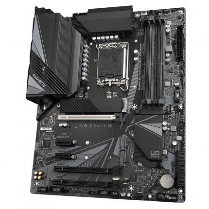 Derzeit mit 190 Euro noch eines des günstigsten Sockel 1700-Mainboards: Gigabyte Z690 UD DDR4.