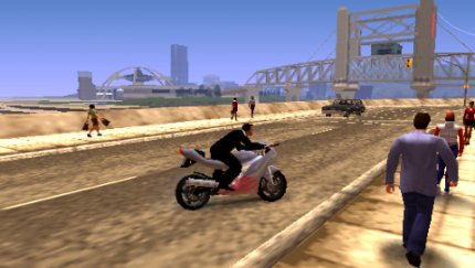 Auch für Grand Theft Auto: Liberty City Stories für die PSP, dem ersten Handheld-Ableger der Serie, verfasst Dan Houser federführend die Geschichte. Über acht Millionen PSP-UMDs gehen damals über die Ladentische.