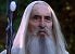 In den Filmen findet Saruman ein schnelles Ende - ganz anders als in den Büchern.