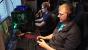 Volle Konzentration: Daniel und Phil G. sind beim Spielen von Prey voll bei der Sache.